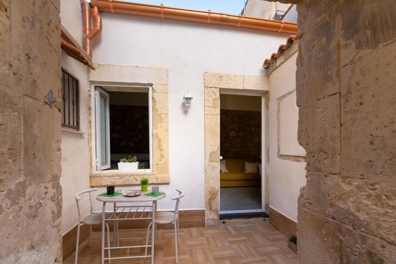 Ma-Ri House Apartment Syracuse Bagian luar foto